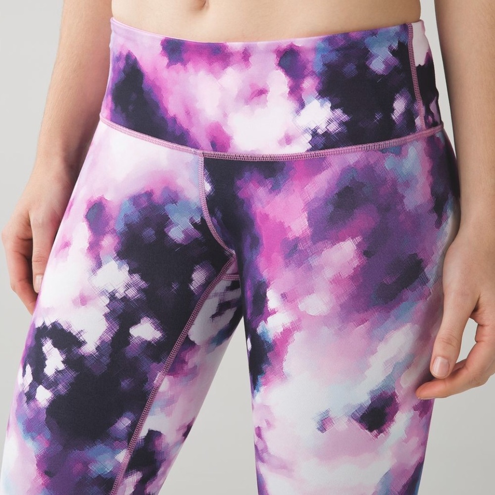 Lululemon Wunder Under Crop III
Blooming Pixie - Picture 4 of 8